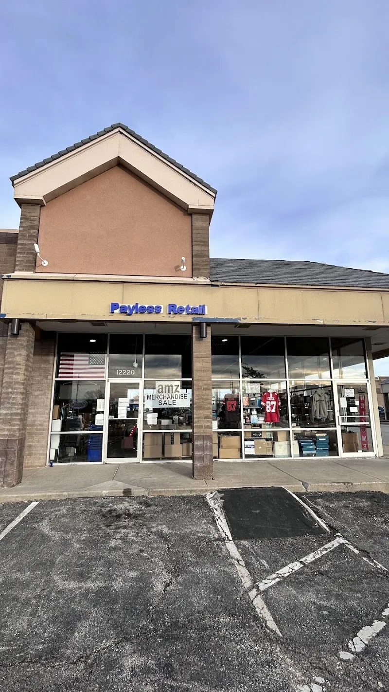 Amazon Discount Store in Lenexa, KS