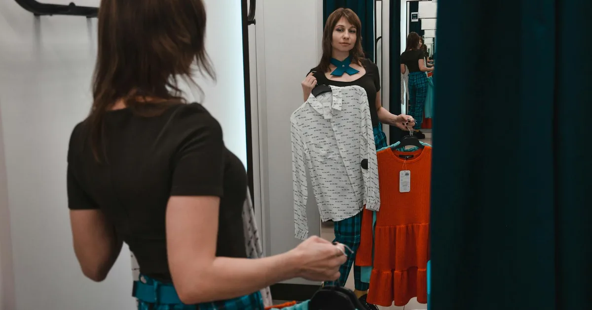 Bin Shops vs. Traditional Retail: An Honest, No-Nonsense Comparison