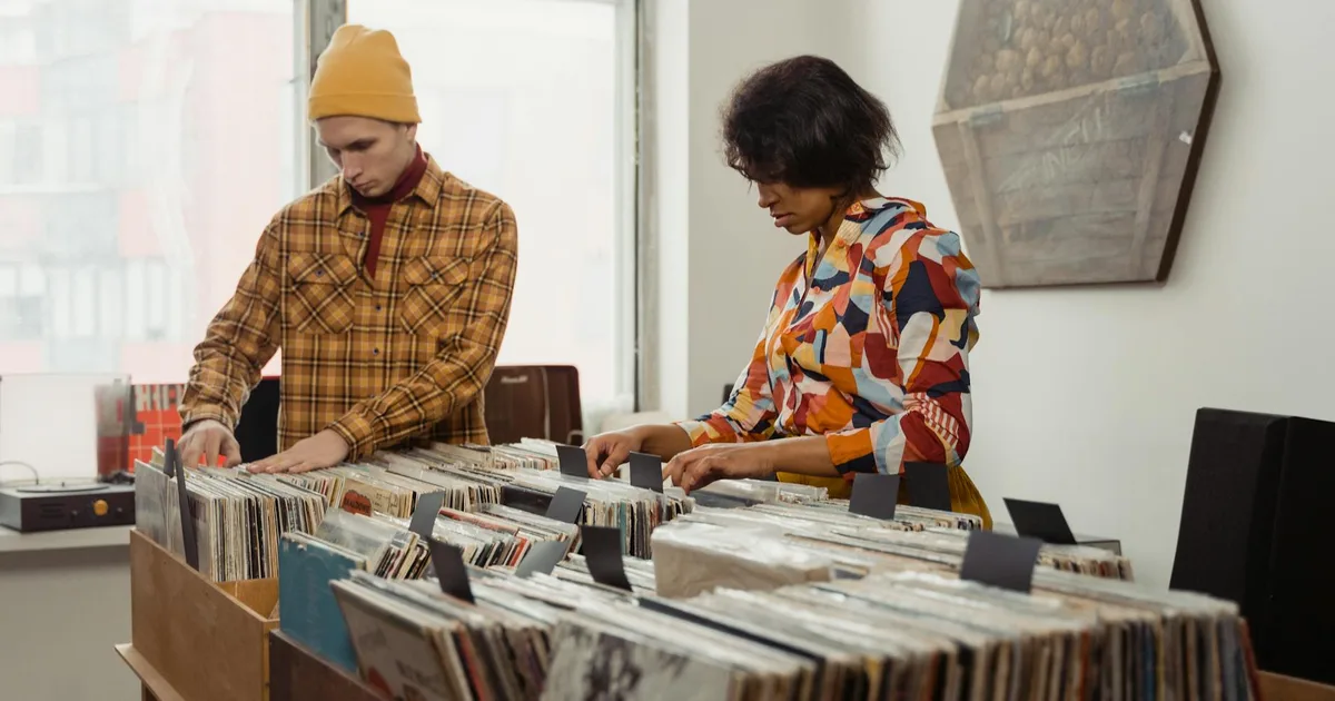 How to Prepare for Your First Visit to a Bin Store