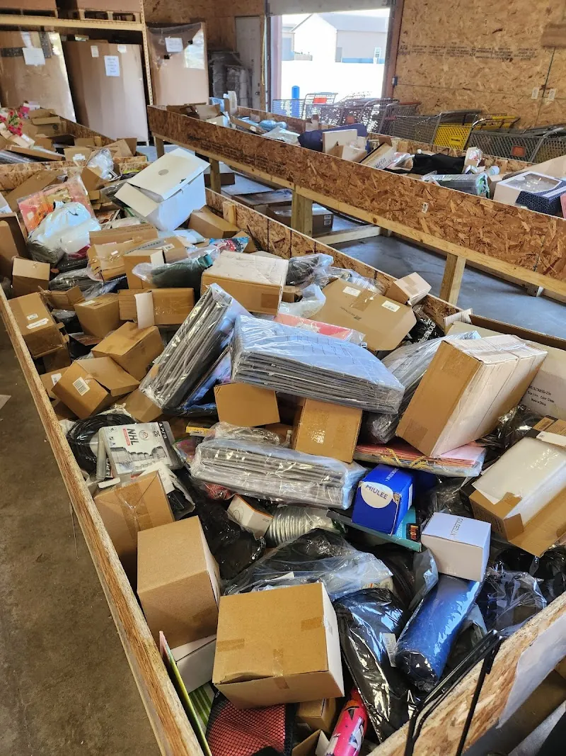 Blue Line Liquidations in Bay City, MI