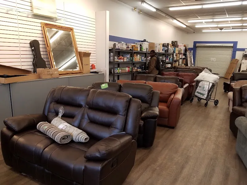 Bulldog Liquidators Downtown in Indianapolis, IN