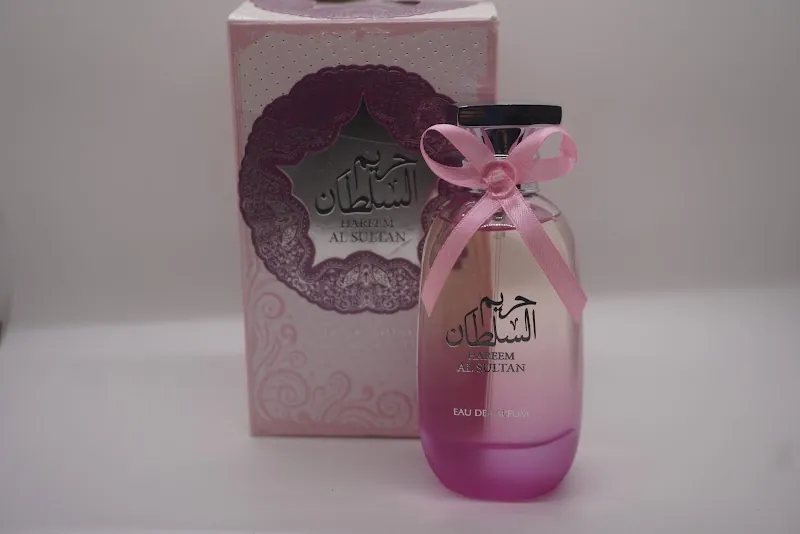 D'To Un Chin Bins Perfume Outlet in Linden, NJ