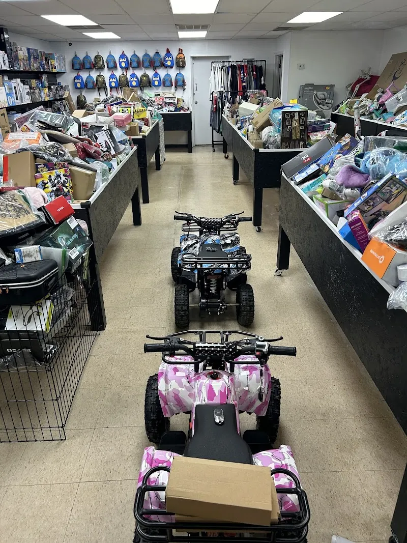 Daily deals liquidation bin store in Hubert, NC