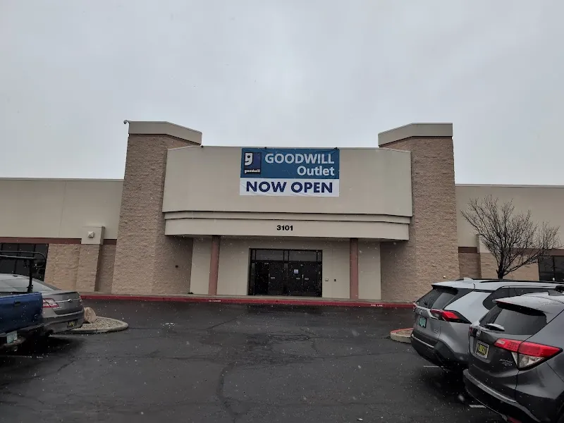 Goodwill Outlet in Albuquerque, NM