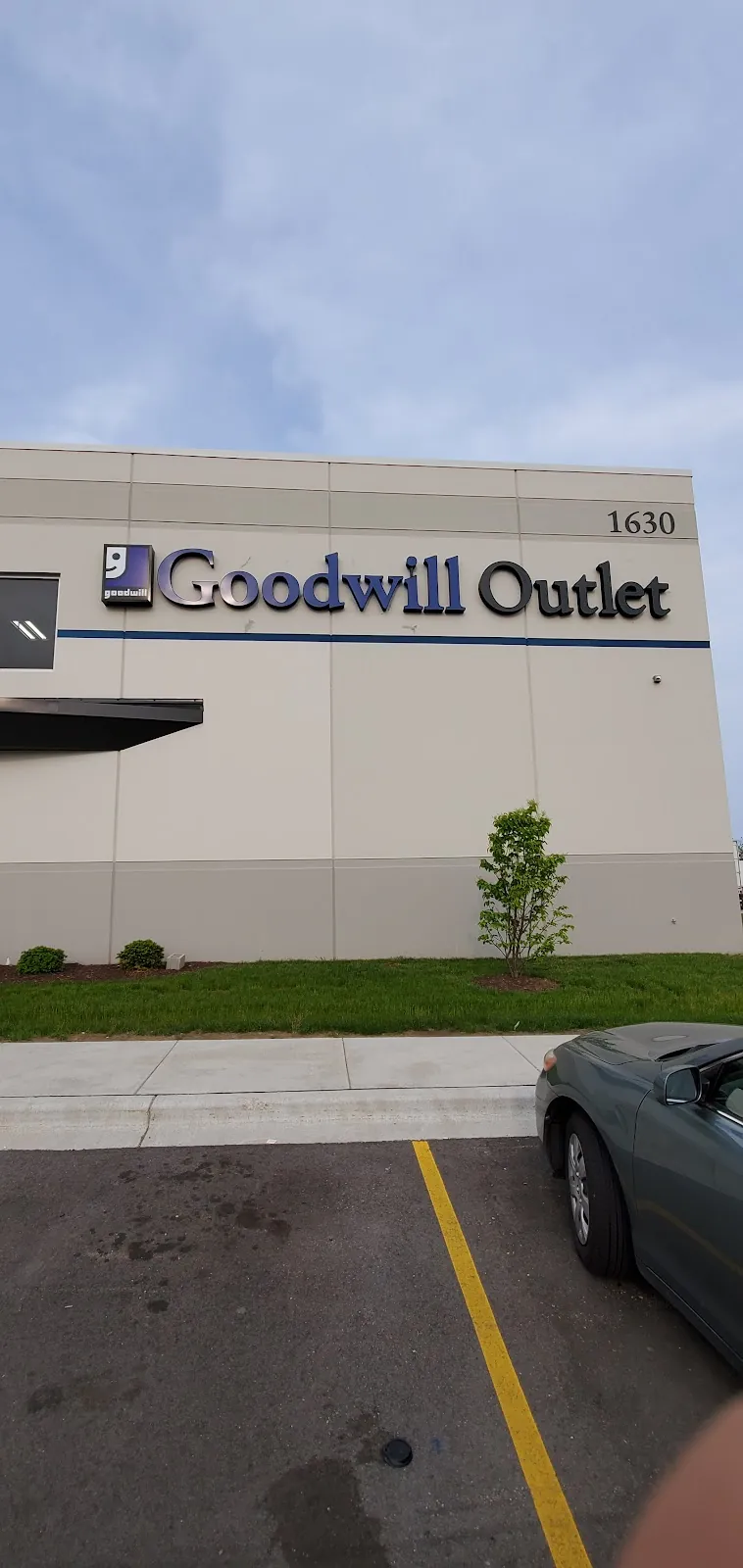 Goodwill Outlet in Sturtevant, WI