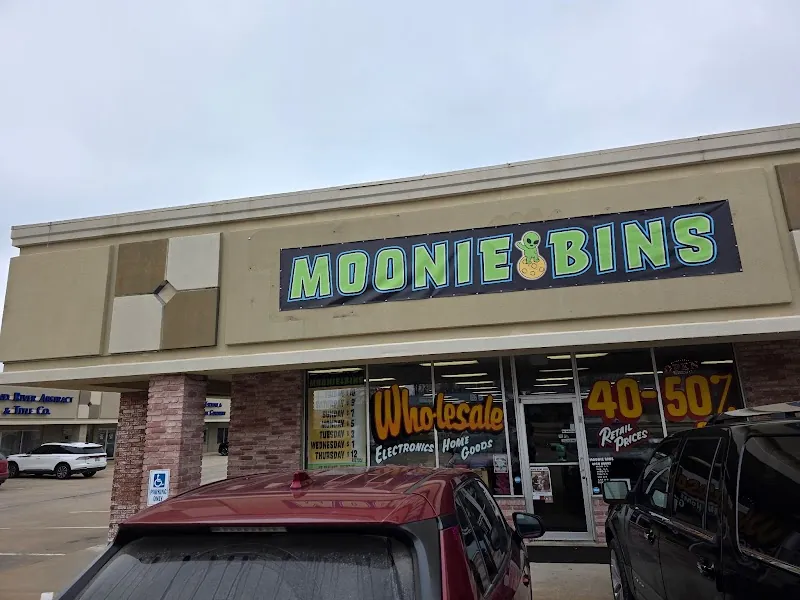 Moonie Bins in Grove, OK