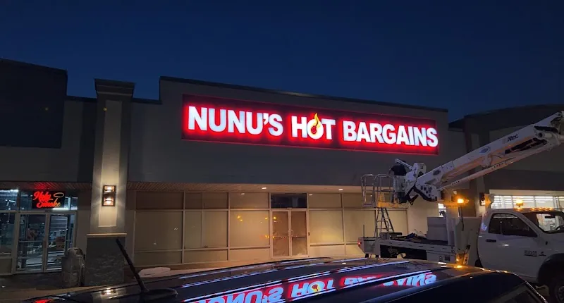 Nunu's Hot Bargains in Milwaukee, WI
