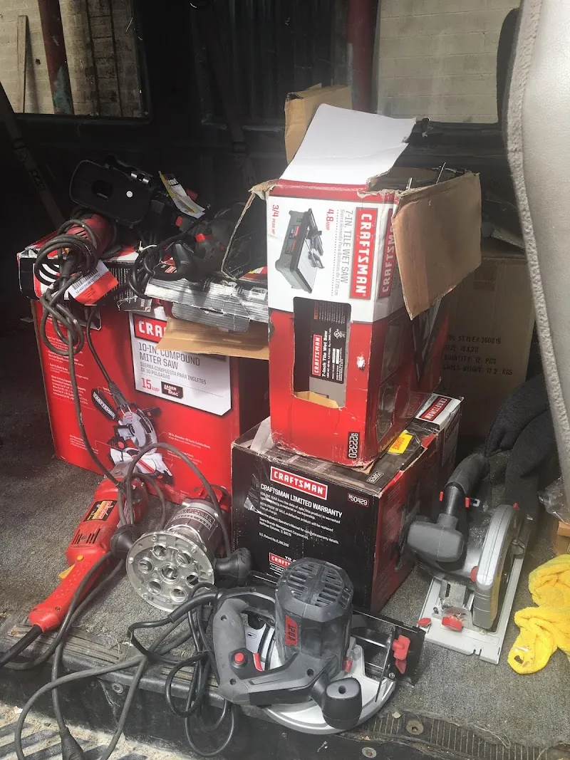 Outlet-World-Liquidators in Howell Township, NJ