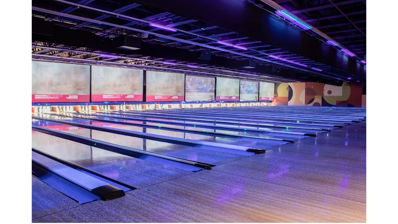10pin Bowling Lounge in Chicago, IL