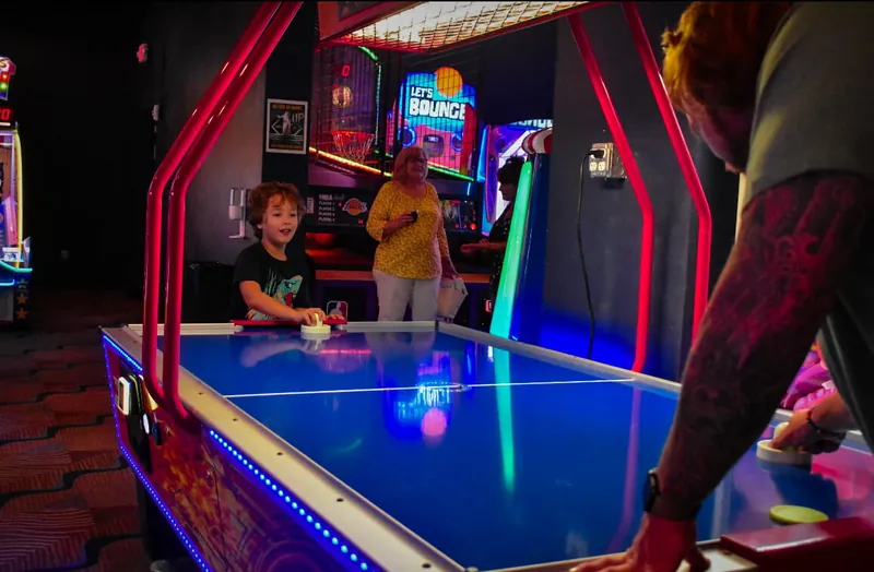 1UP Entertainment + Social