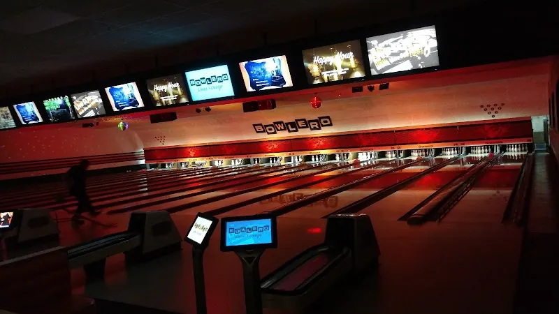 Bowlero Lanes & Lounge in Royal Oak, MI