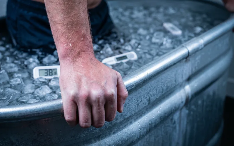 Introduction to Cold Plunge Therapy — The Complete Cold Plunge Guide: Safety, Protocol & Progression