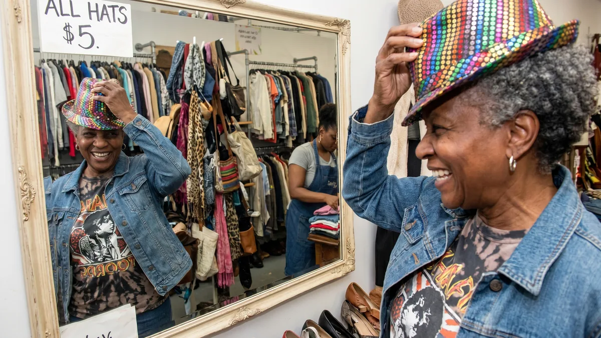 Thrift to Profit: Sourcing & Flipping Secondhand for Income