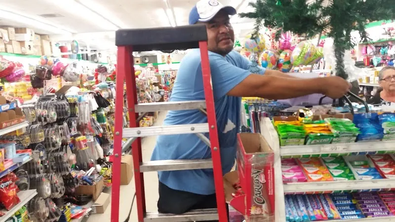 Super Dollar Store in Los Angeles, CA