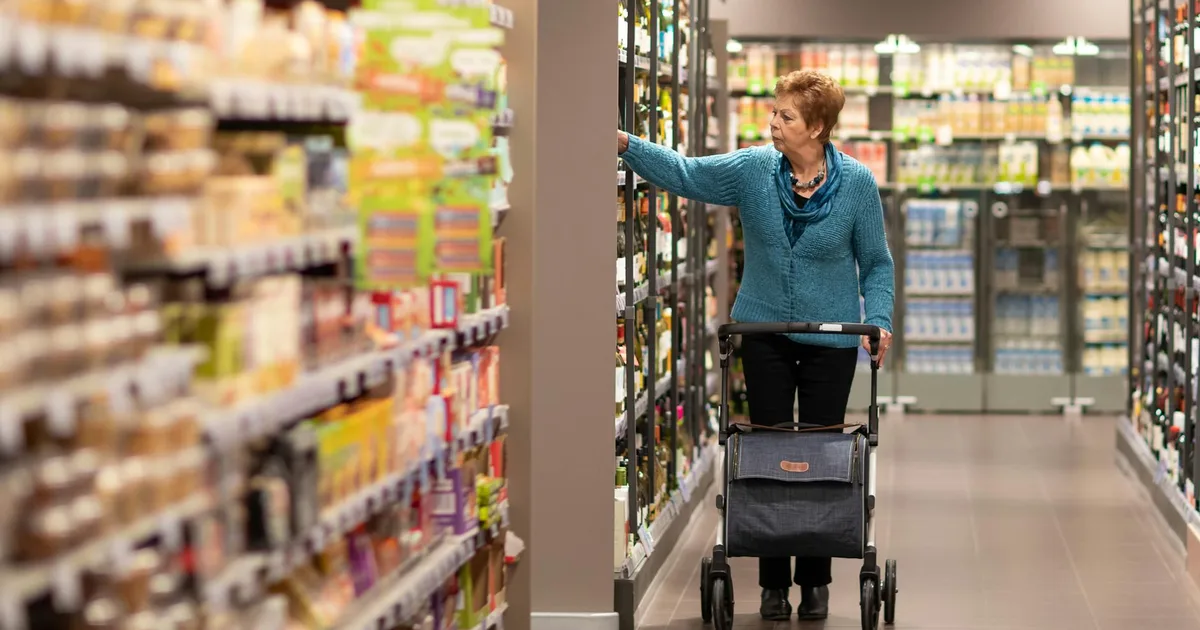 Liquidation Stores vs. Traditional Retail: A Comparative Analysis