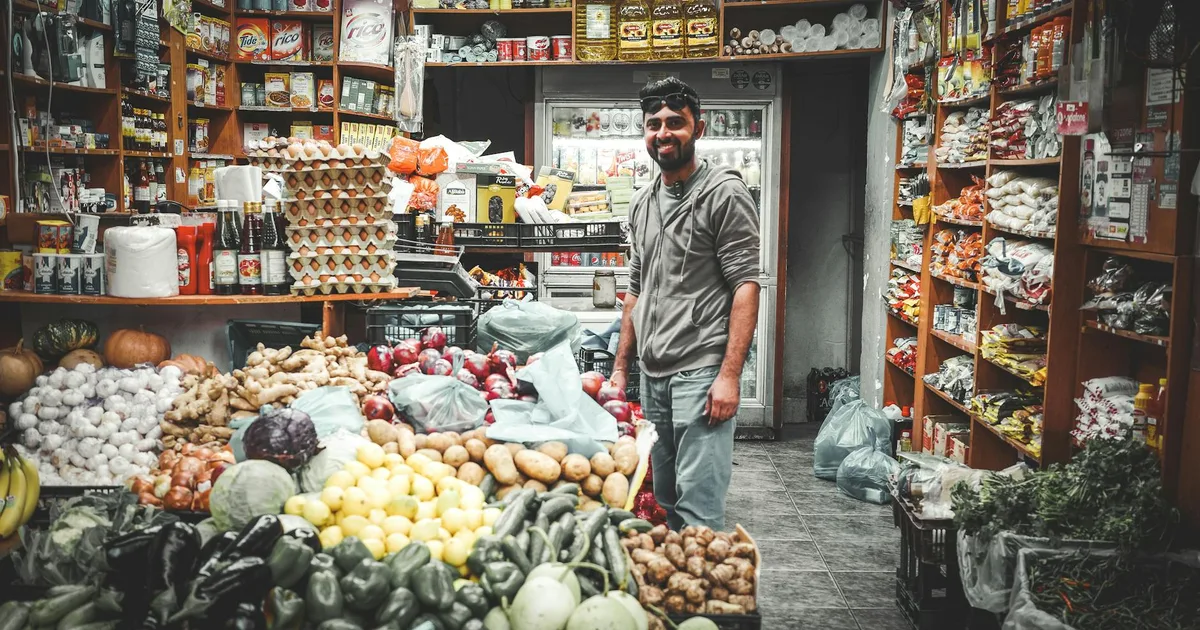 Salvage Grocery Stores: The Rising Popularity of Affordable Food Solutions