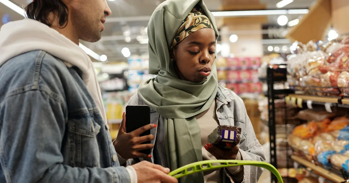Salvage Grocery Stores vs. Traditional Supermarkets: Which One Is Actually Worth Your Time?