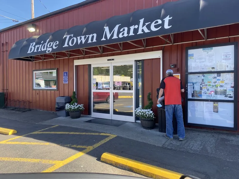 Bridge Town Market - Grocery store in Lowell, Oregon
