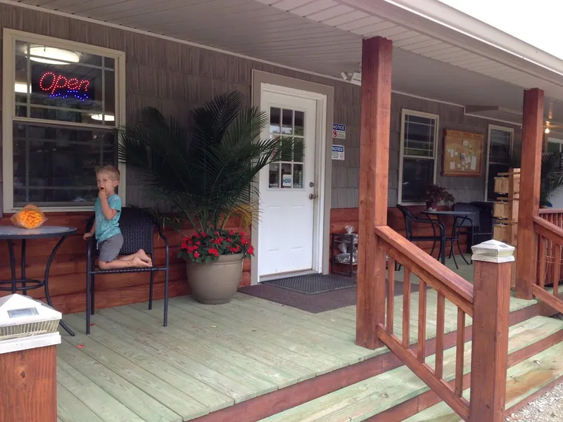Cane Creek Market - Grocery store in Lobelville, Tennessee