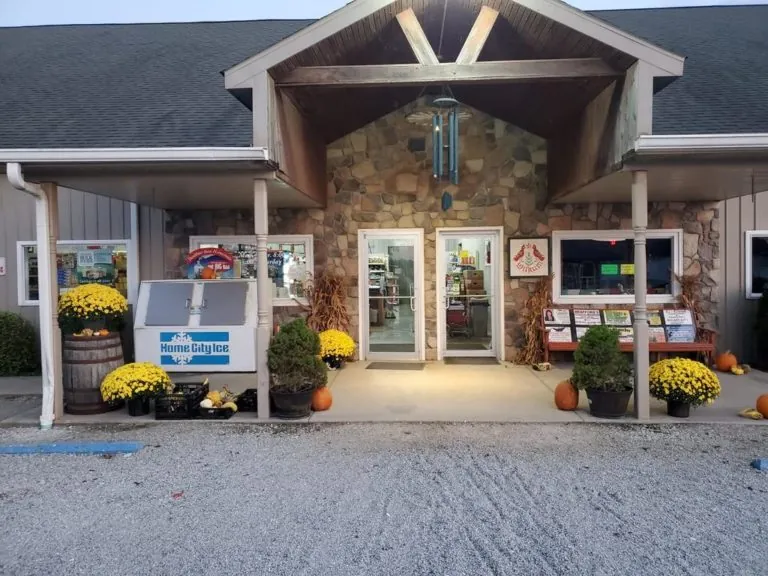 Center Square Discount Grocery in Vevay, Indiana