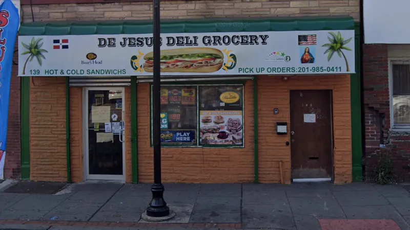 De Jesus Deli & Grocery - Grocery store in Jersey City, New Jersey