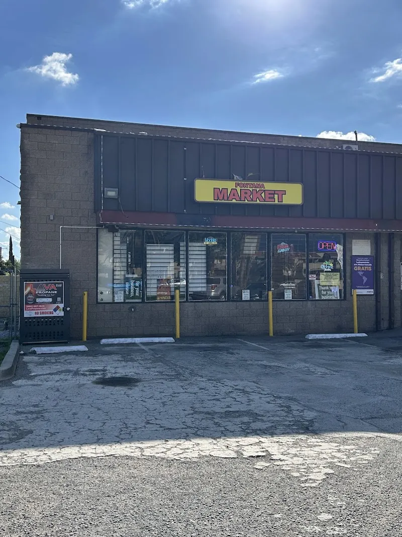 Discount market in Fontana, California