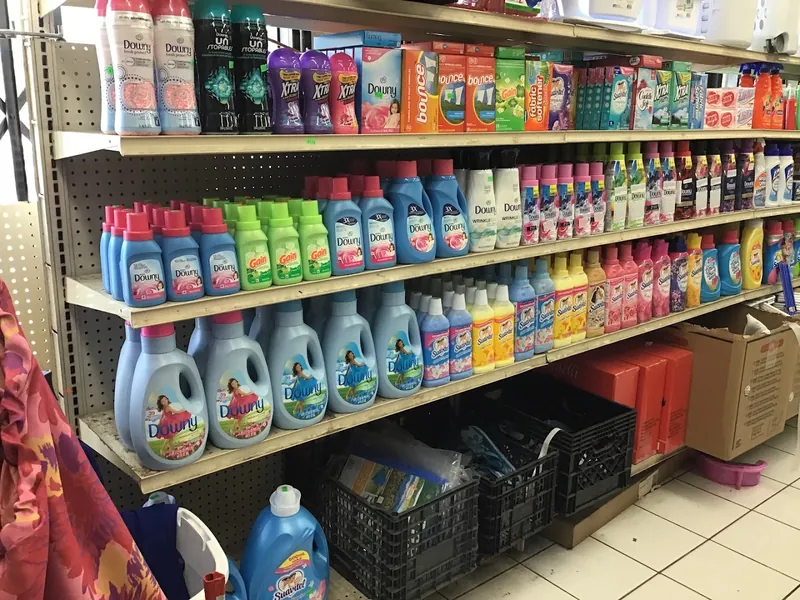 Discount Store Mini- Mart - Convenience store in Los Angeles, California