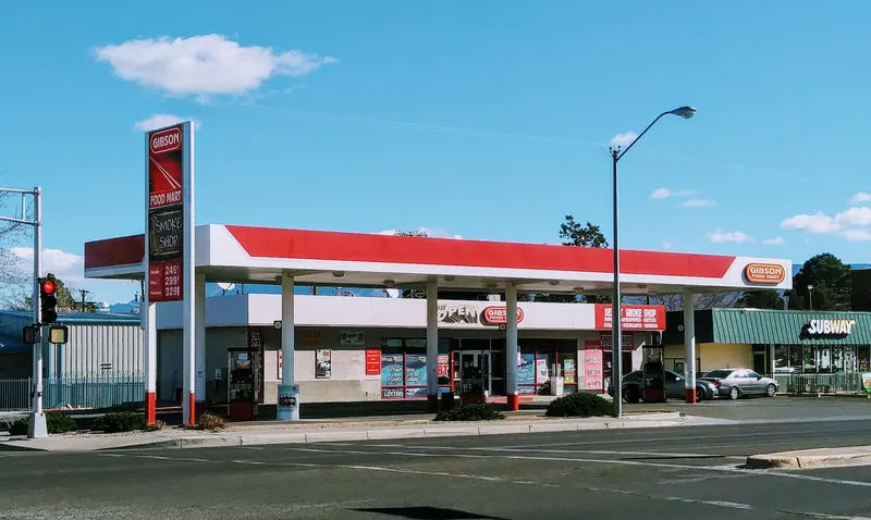 Gibson Food Mart LLC - Convenience store in Albuquerque, New Mexico