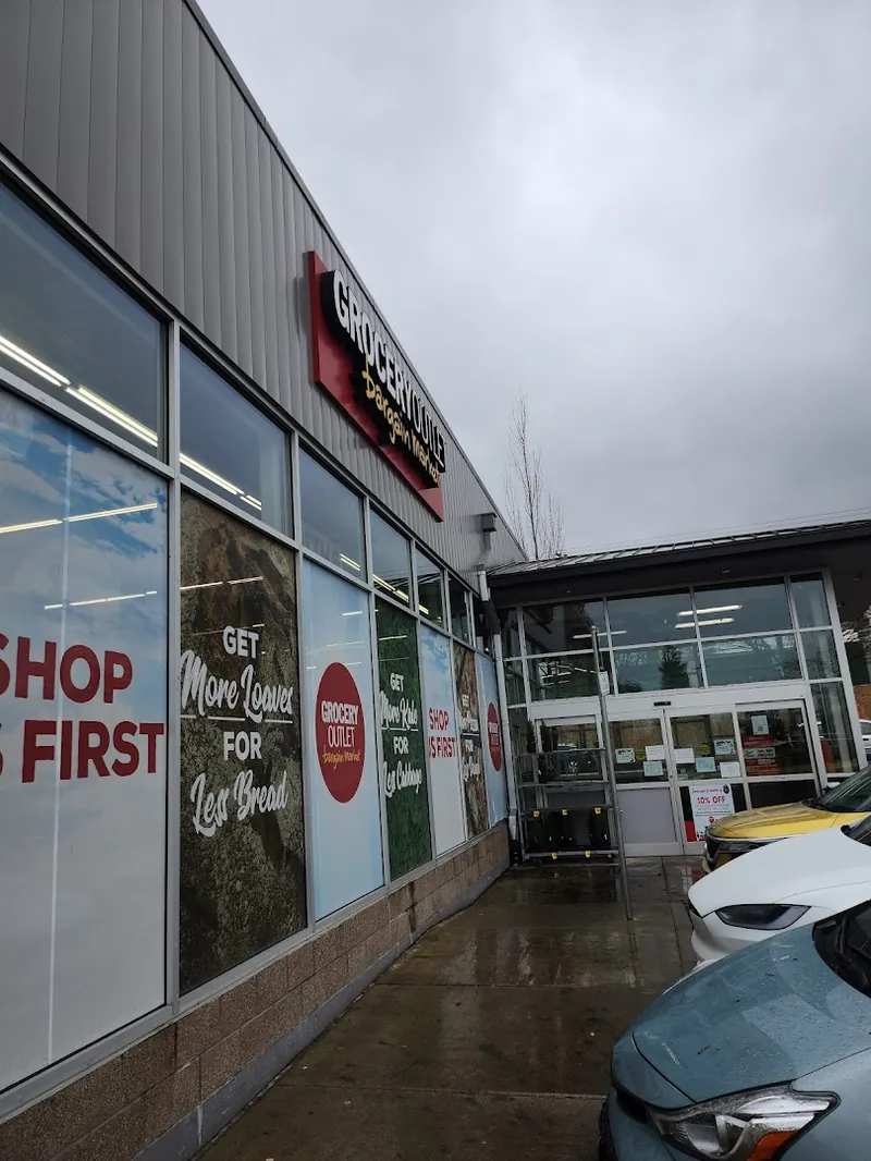 Grocery Outlet - Grocery store in Portland, Oregon