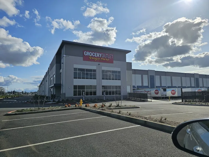 Grocery Outlet - Warehouse in Vancouver, Washington