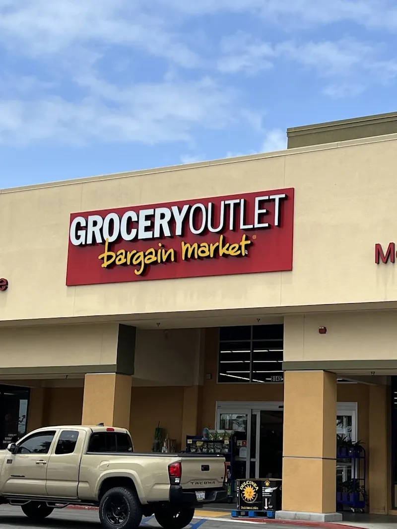 Grocery Outlet - Grocery store in Lakewood, California