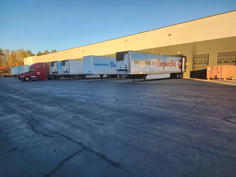 Grocery outlet warehouse - Warehouse in Fairview, Oregon