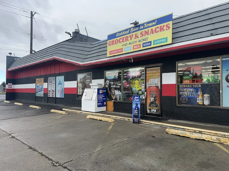 Grocery & Snacks - Grocery store in Spokane, Washington