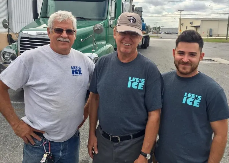 Lee's Food Store & Ice - Ice supplier in Sarasota, Florida