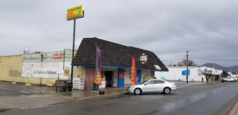 Los Amigos Market - Grocery store in Orange Cove, California