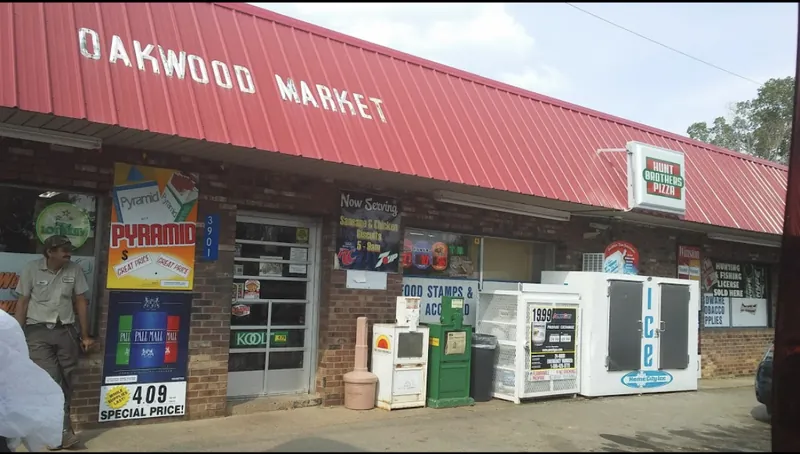 Oak Wood Food Market - Grocery store in Woodlawn, Tennessee