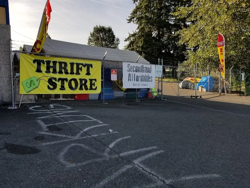Oliver’s Liquidation Discount Store in Tacoma, WA