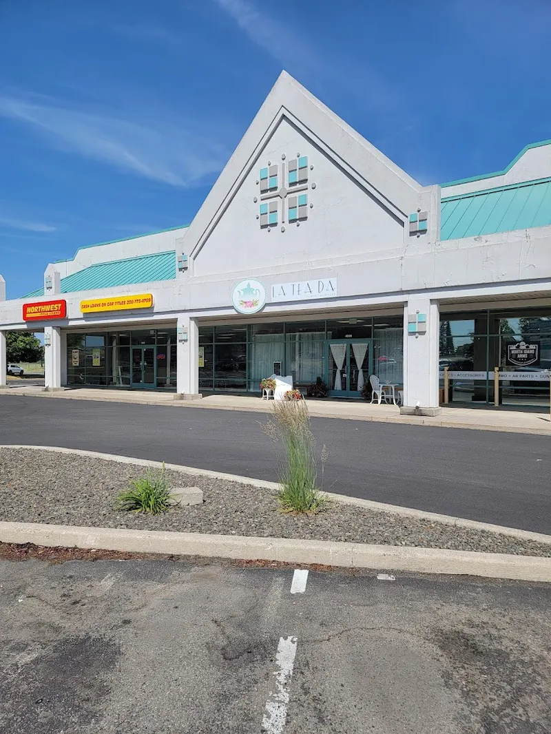 Post Falls Factory Store - Business center in Post Falls, Idaho