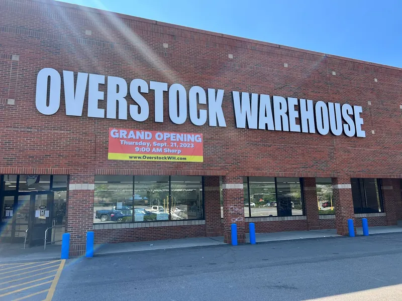 Robinson's Overstock Warehouse - Discount store in Auburn, Alabama