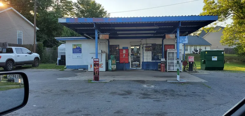 Seth Mart - Convenience store in Greensboro, North Carolina