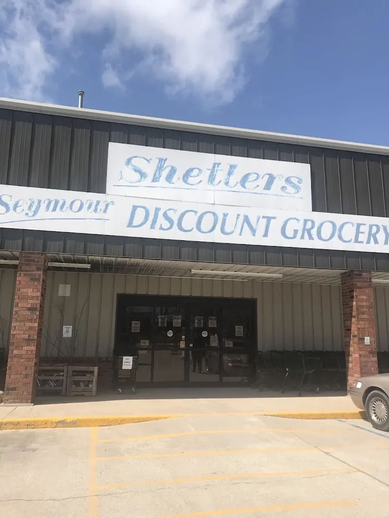 Shetler's Discount Grocery in Seymour, MO