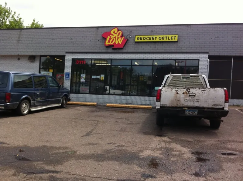 So Low Grocery Outlet - Grocery store in Minneapolis, Minnesota