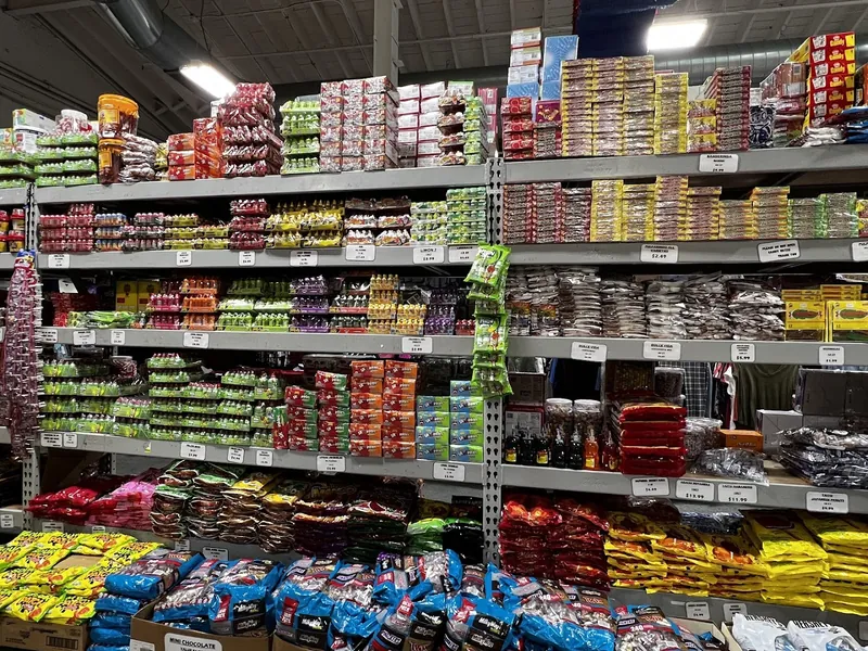 Stock 'n Save in Chicago, IL