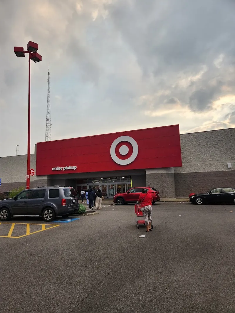 Target - Department store in Buffalo, New York