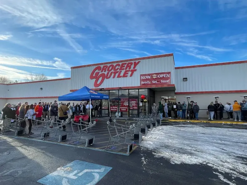 United Grocery Outlet - Grocery store in Kingsport, Tennessee