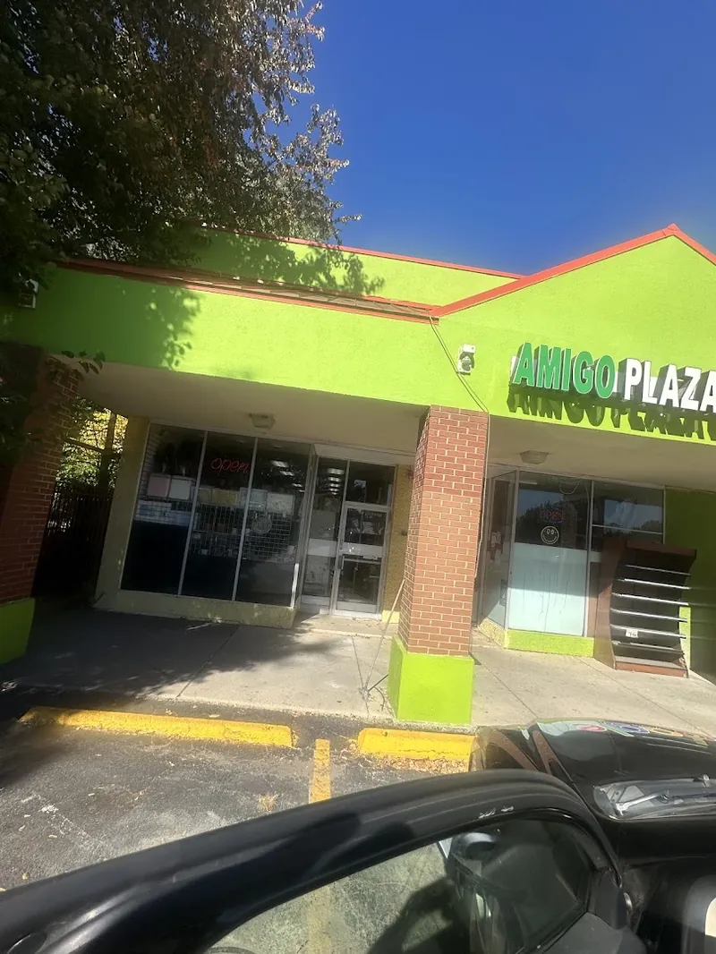 Uno Discount Inc - Discount store in West Chicago, Illinois