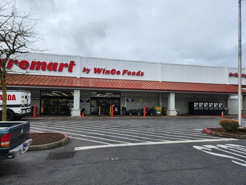 Waremart - Supermarket in Independence, Oregon