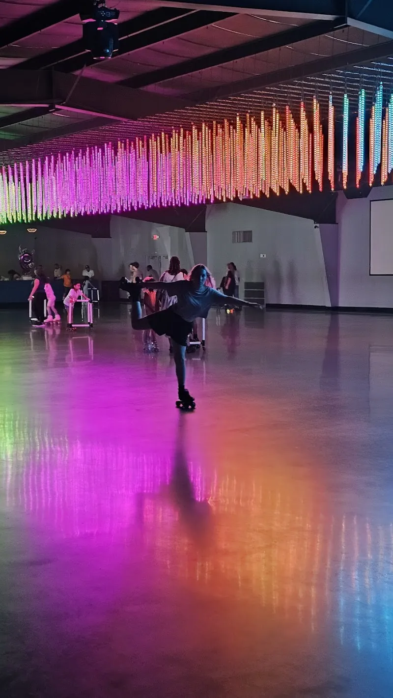 Spinz in Fort Myers, FL