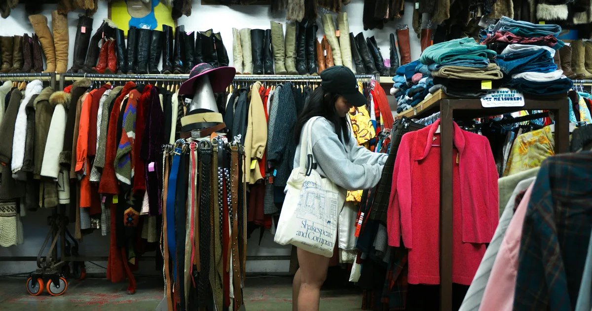 5 Smart Ways to Compare Prices at Thrift Stores