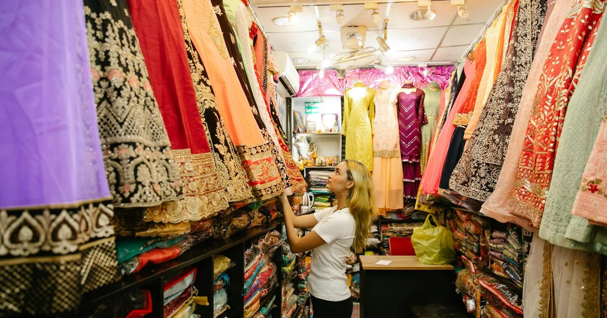 How Customer Reviews Shape Thrift Store Quality